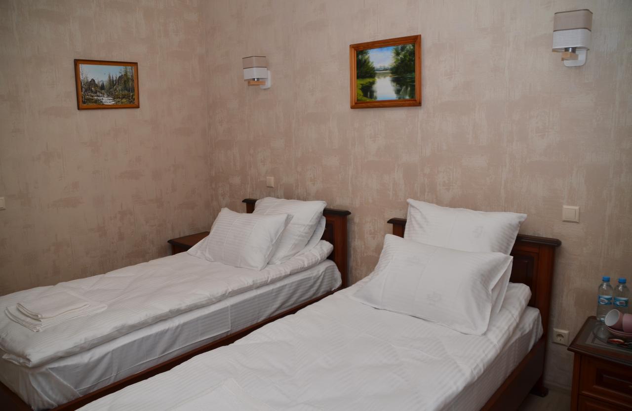 Centralnyi Hotel Poltava Exterior foto
